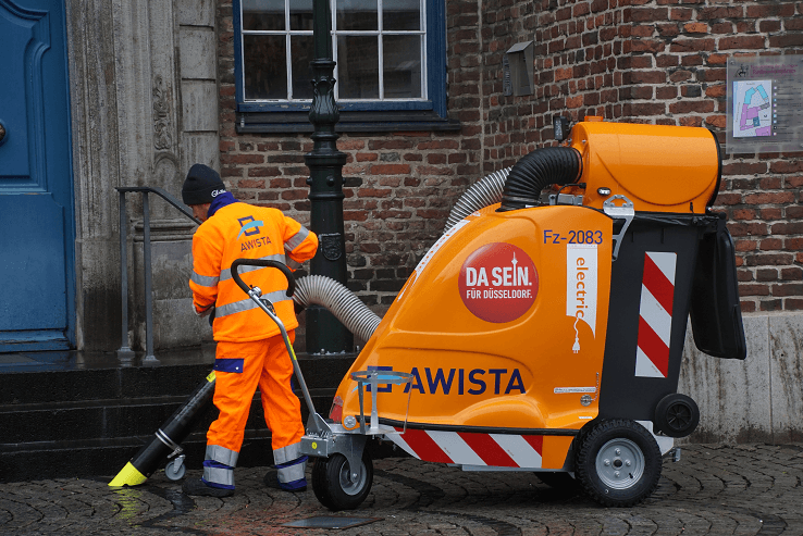 Elektrischer Abfallsauger der Firma Glutton